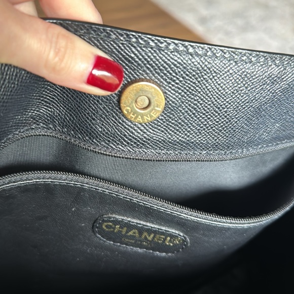 Luxury: Vintage Chanel Purse - Picture 11 of 16